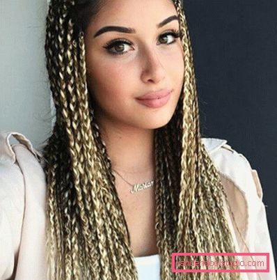 Afro pigtails s koncem