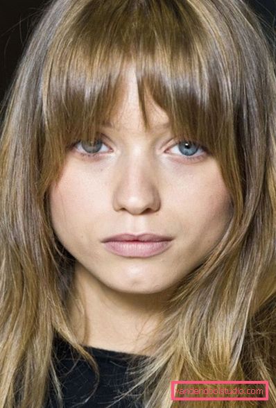 ženska frizura kaskada s bangs
