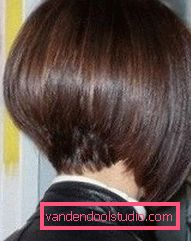 Frizura trim - stražnji pogled Spektakularna i elegantna frizura na nozi