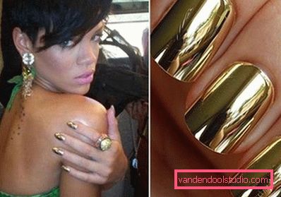 Rihanna sa zlatnim noktima