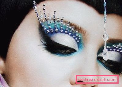 šminka s rhinestones