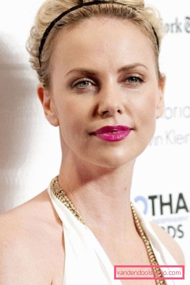Šarmantne frizure i frizure Charlize Theron