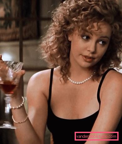 Šarmantne frizure i frizure Charlize Theron