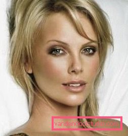 Šarmantne frizure i frizure Charlize Theron