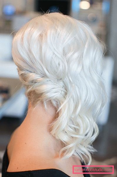 Frizure za srednju kosu s kovrčama - styling opcije za odmor i maturu