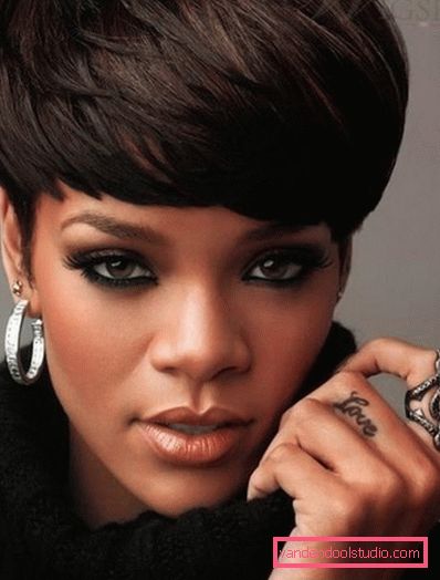 Najspektakularnija frizura Rihanna