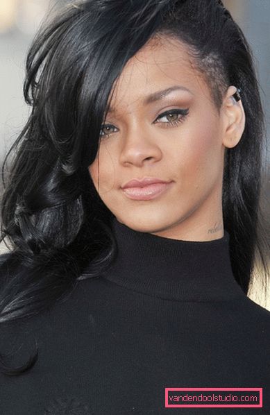 Najspektakularnija frizura Rihanna