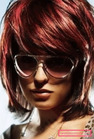 debljina šišanja Frizerski debi na srednjoj i kratkoj kosi
