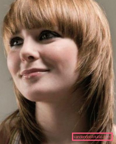 debljina šišanja Frizerski debi na srednjoj i kratkoj kosi