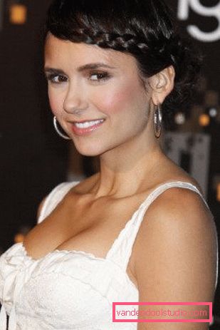 Nina Dobrev