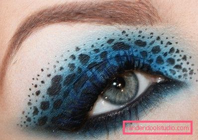 plavi i crni make up na kapcima